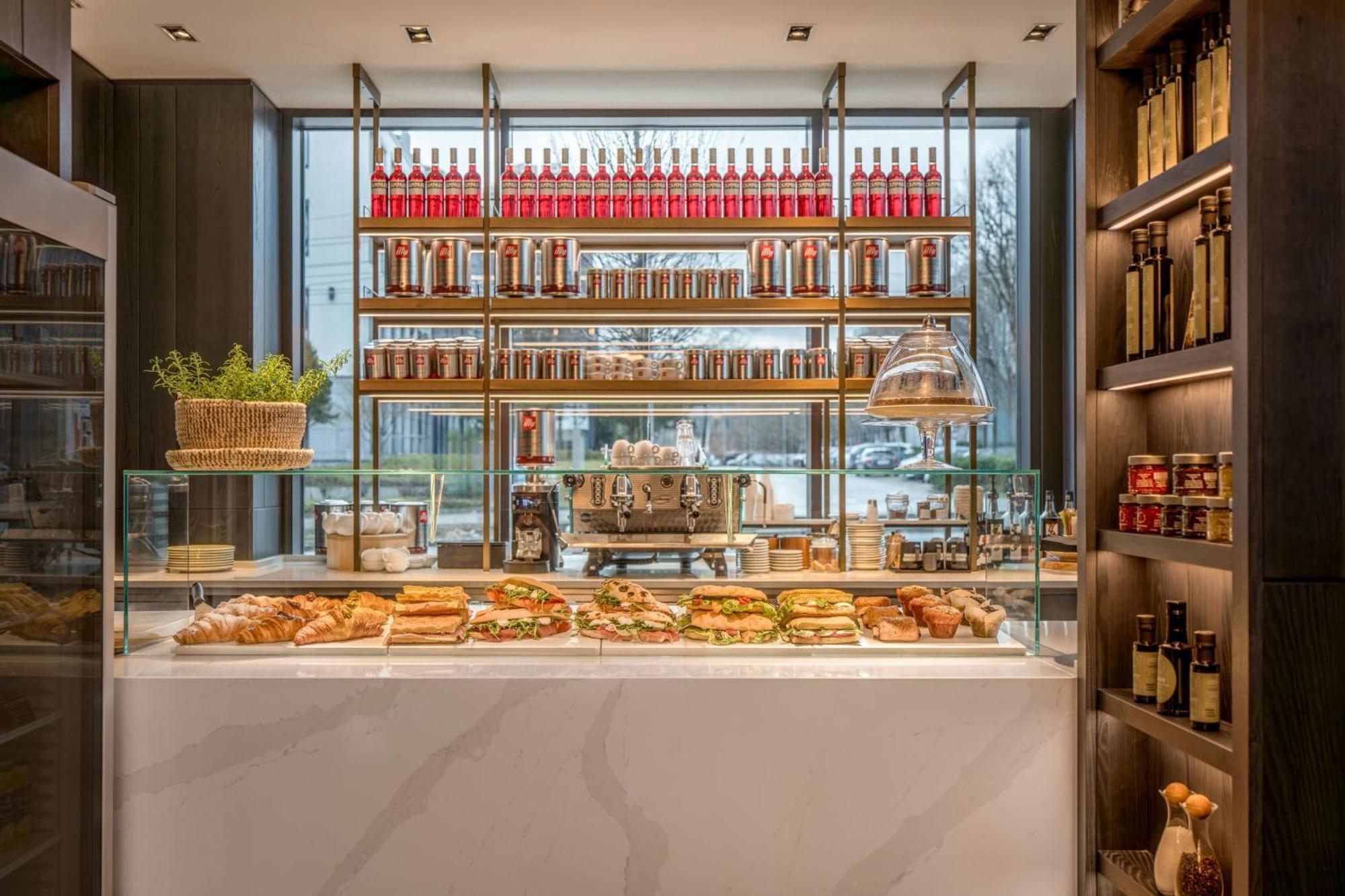 Munich Marriott Hotel City West Экстерьер фото